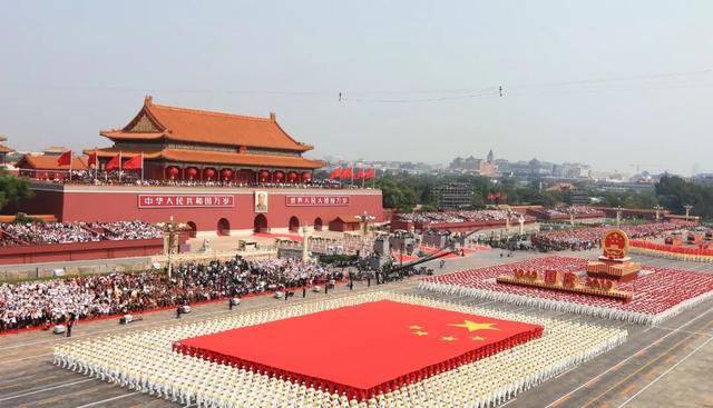 2019年，令尊龙凯时人生就是搏自豪的一件事——效劳国庆70周年大阅兵及联欢运动